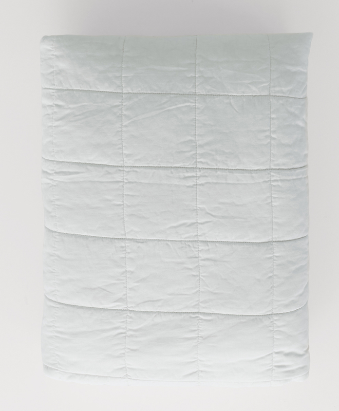 hcq-wht-laydown-1-1770312456_thumb